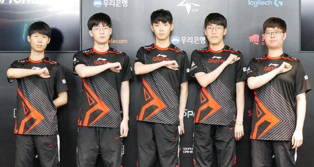 ECSTATIC 和 Virtus.pro 首先退出 BLAST Open Fall 2025：封闭资格赛